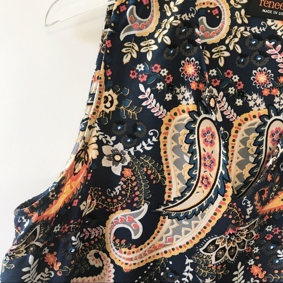 ReneeC paisley Stitchfix poly sleeveless top sz L - Picture 2 of 8